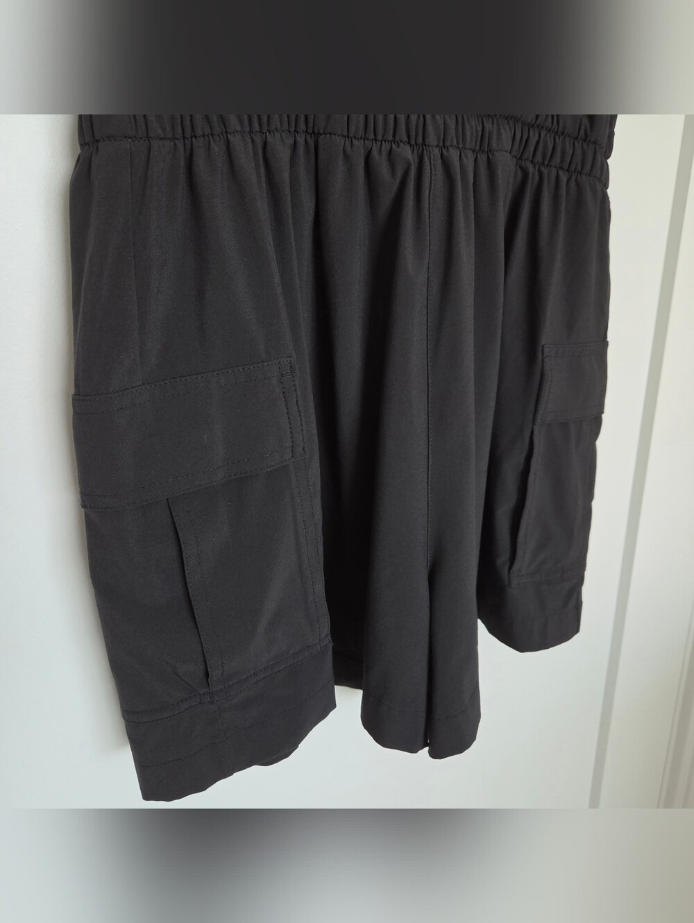 Vuori Women's Villa Utility Romper - Size Medium - Black - VW3137 - EUC - Picture 3 of 6